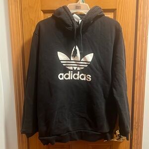 Adidas Men’s Size Large Heavy Duty double zip pocket hooded sweatshirt.